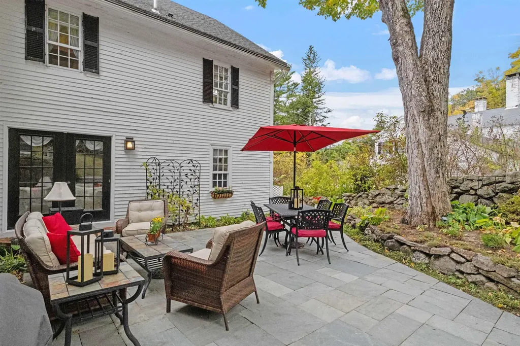 160 Waterloo Street Warner NH 03278