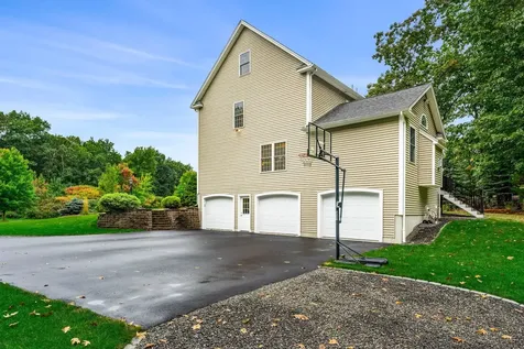 40 Northland Road Windham NH 03087