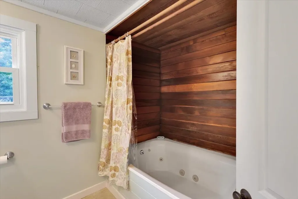 161 Woodlawn Road Burlington VT 05408