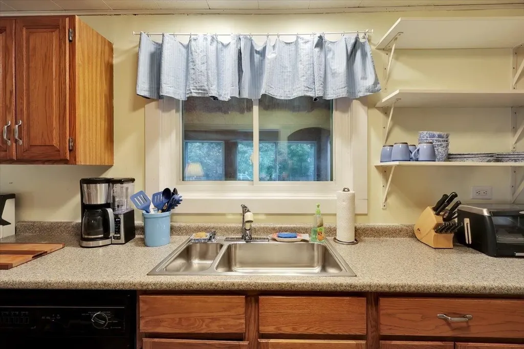 161 Woodlawn Road Burlington VT 05408