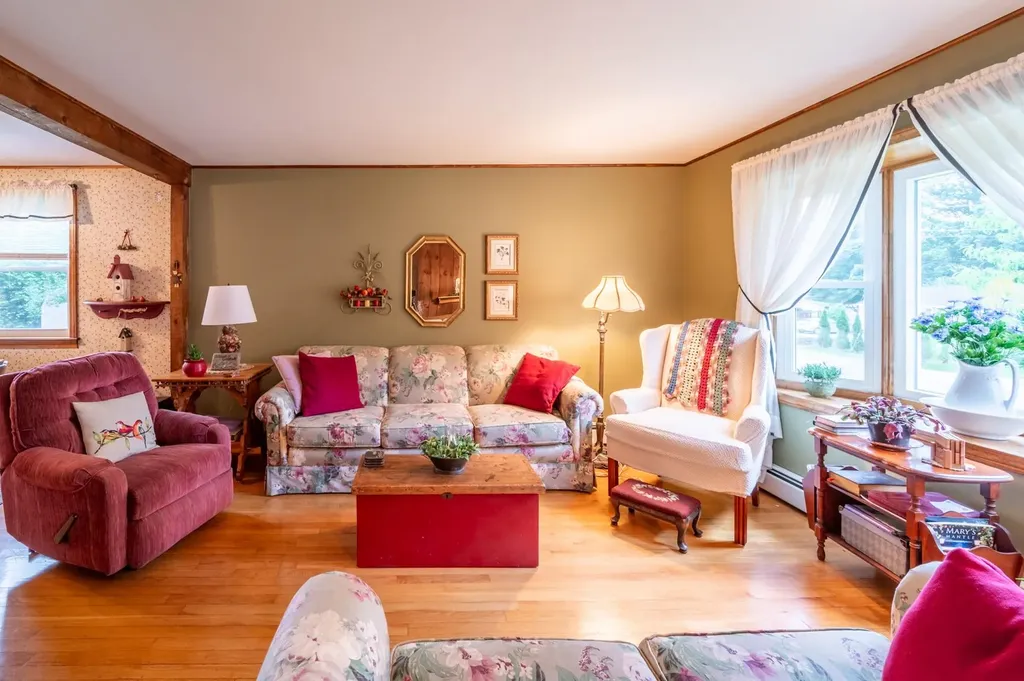 49 Woodrow Avenue Franklin NH 03235