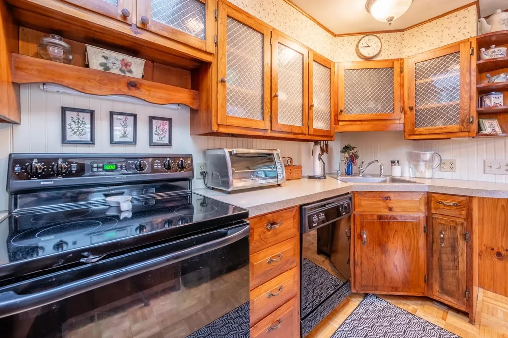 49 Woodrow Avenue Franklin NH 03235