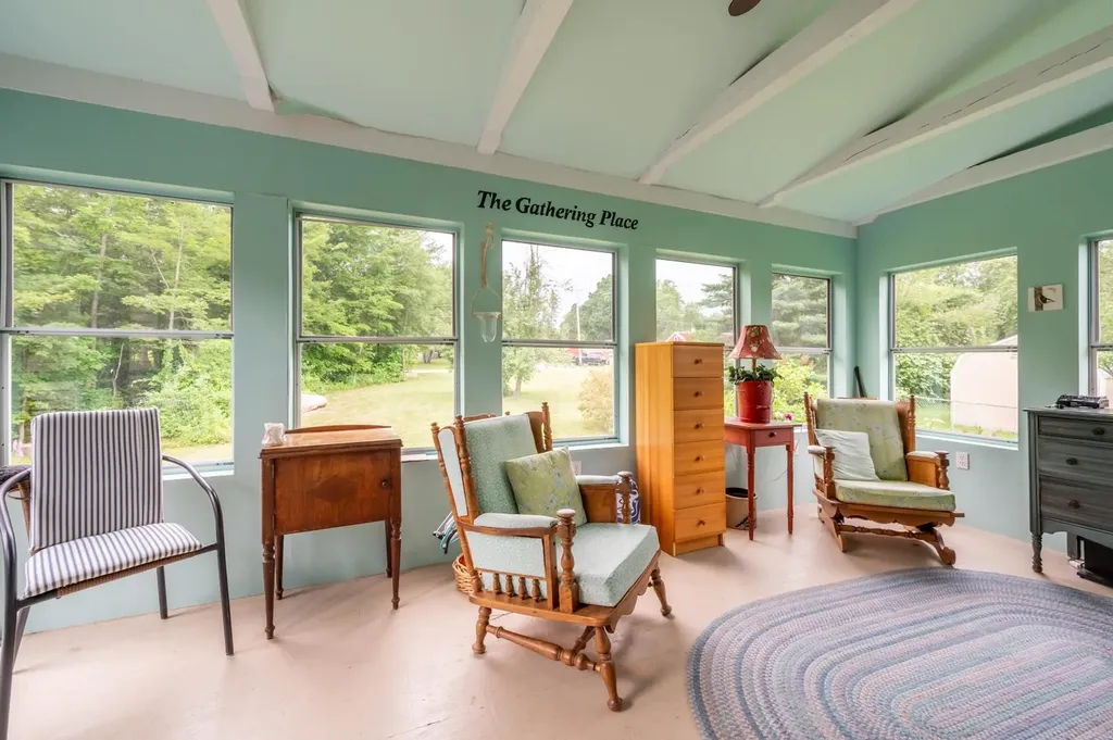 49 Woodrow Avenue Franklin NH 03235