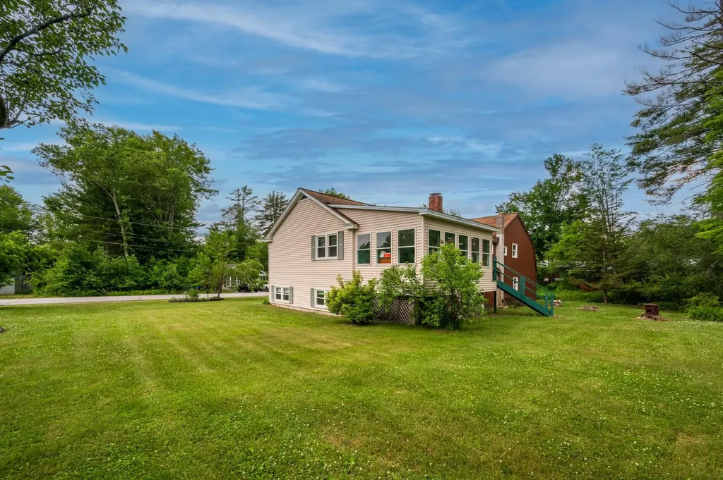 49 Woodrow Avenue Franklin NH 03235