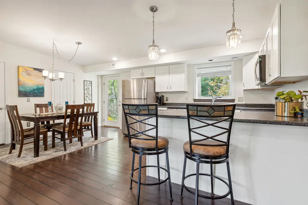 115 School Street Hartford VT 05009