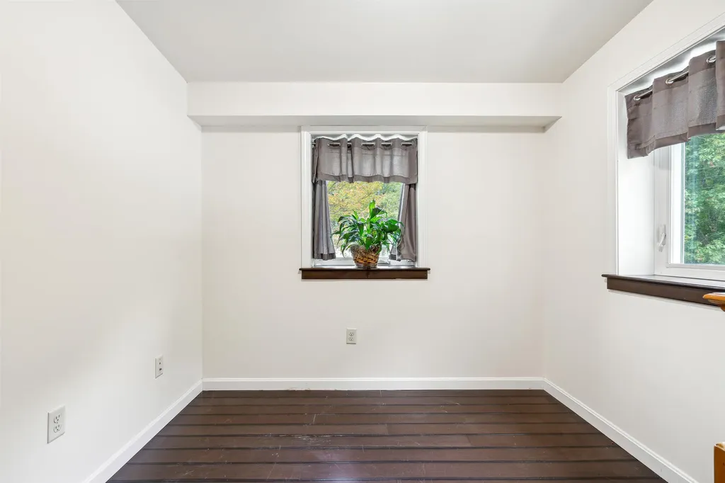 115 School Street Hartford VT 05009