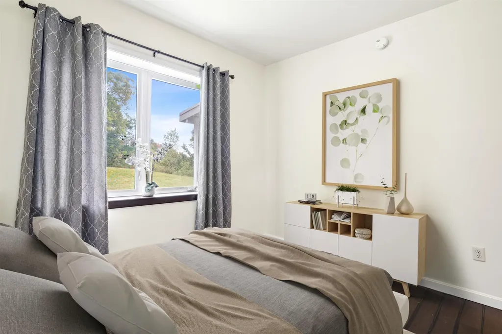 115 School Street Hartford VT 05009