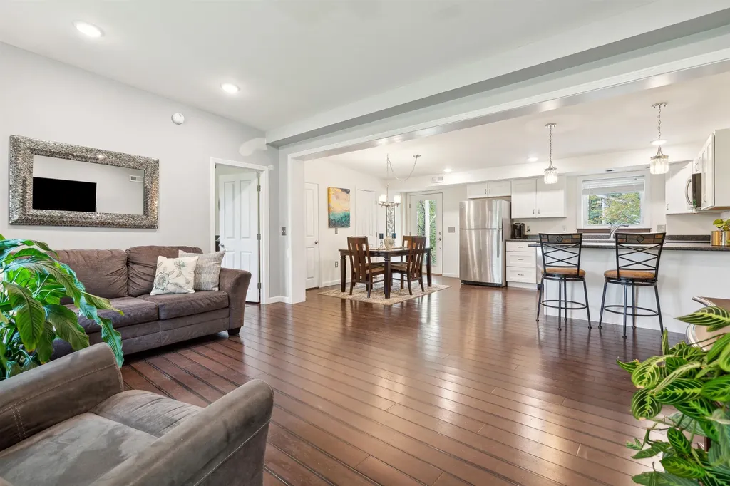 115 School Street Hartford VT 05009