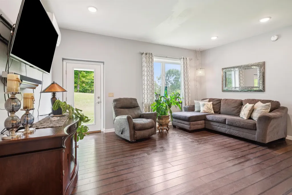 115 School Street Hartford VT 05009