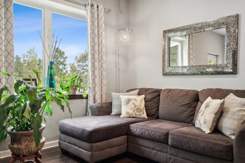 115 School Street Hartford VT 05009