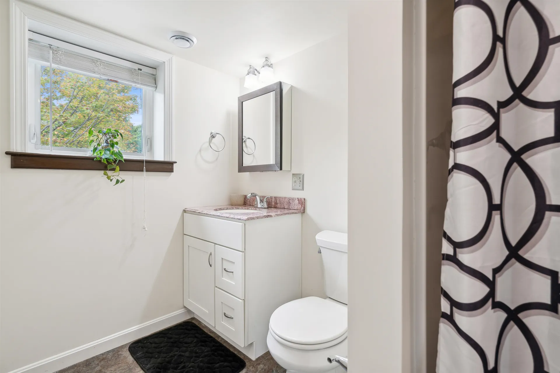 115 School Street Hartford VT 05009