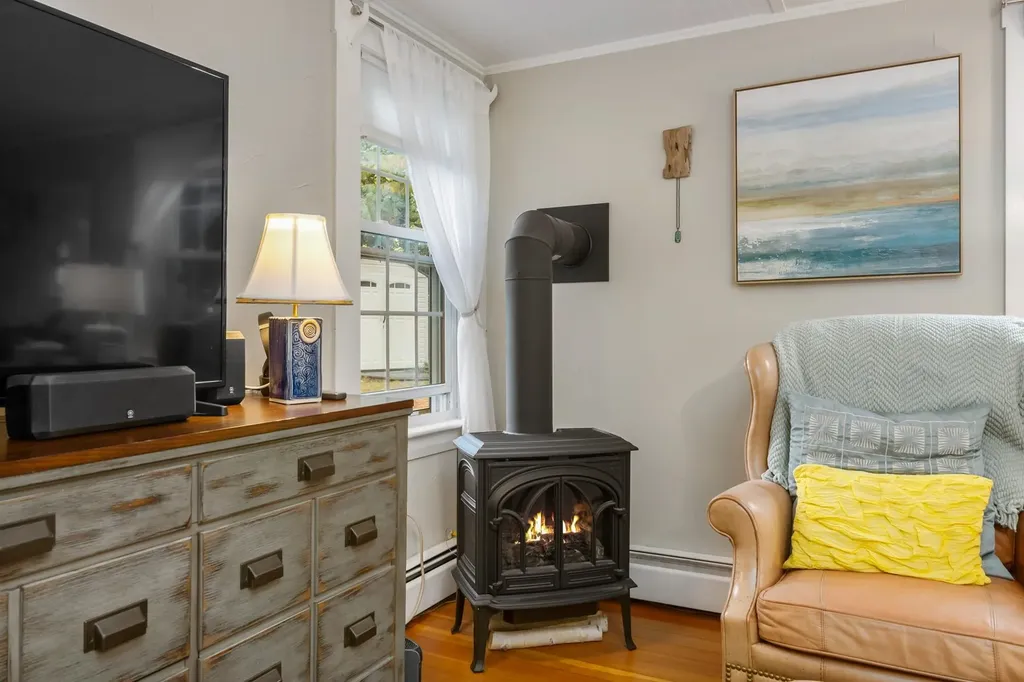 17 Wyman Avenue Kittery ME 03904