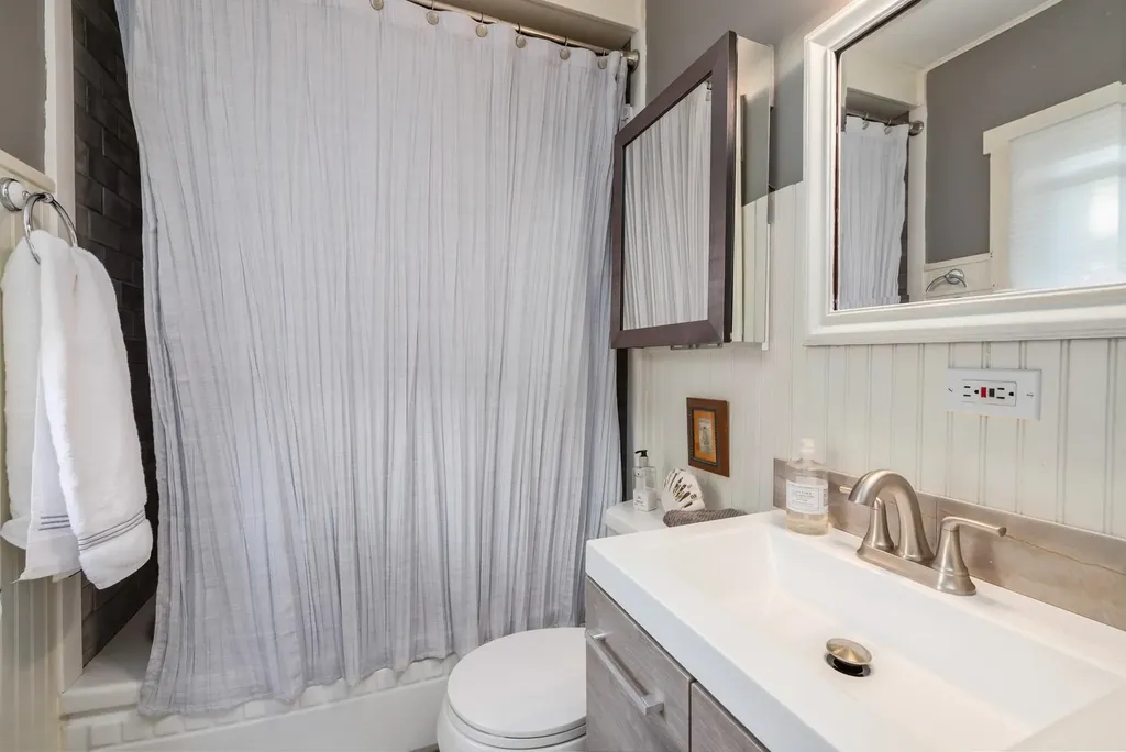 17 Wyman Avenue Kittery ME 03904