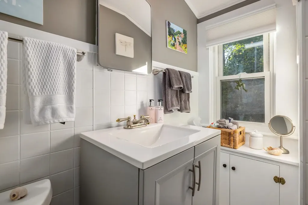 17 Wyman Avenue Kittery ME 03904