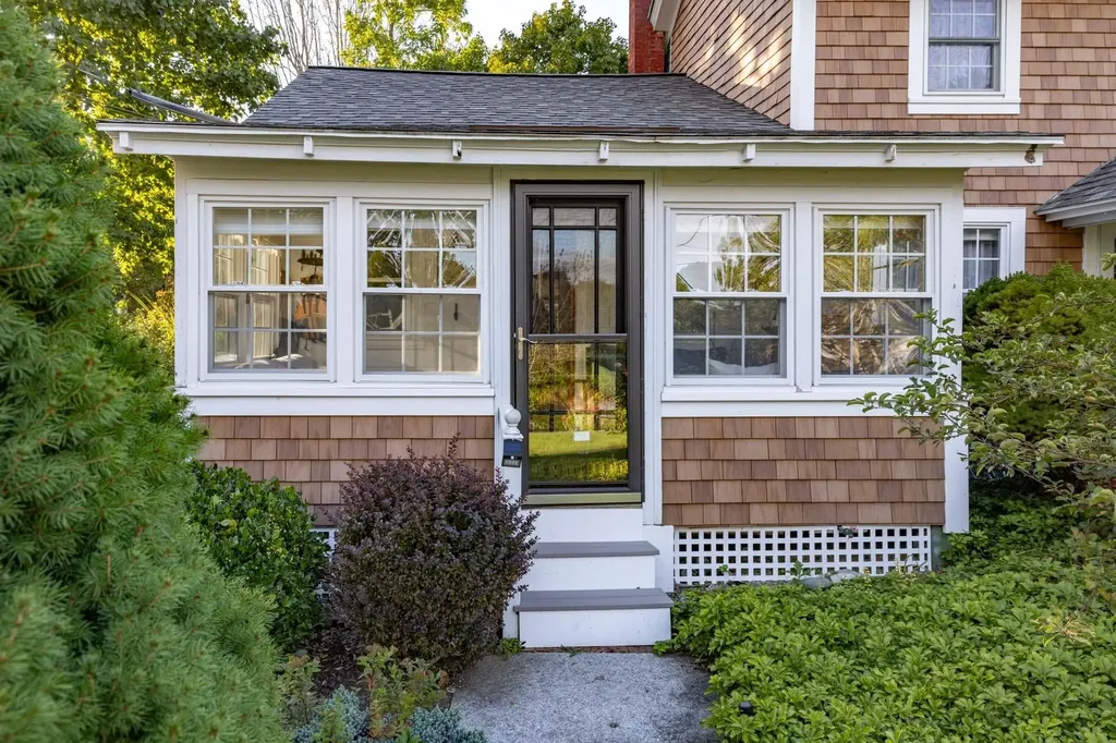 17 Wyman Avenue Kittery ME 03904