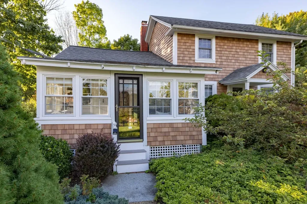 17 Wyman Avenue Kittery ME 03904