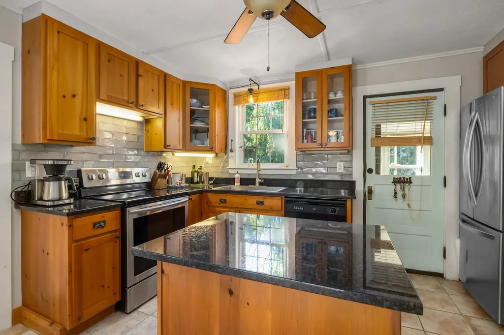 17 Wyman Avenue Kittery ME 03904