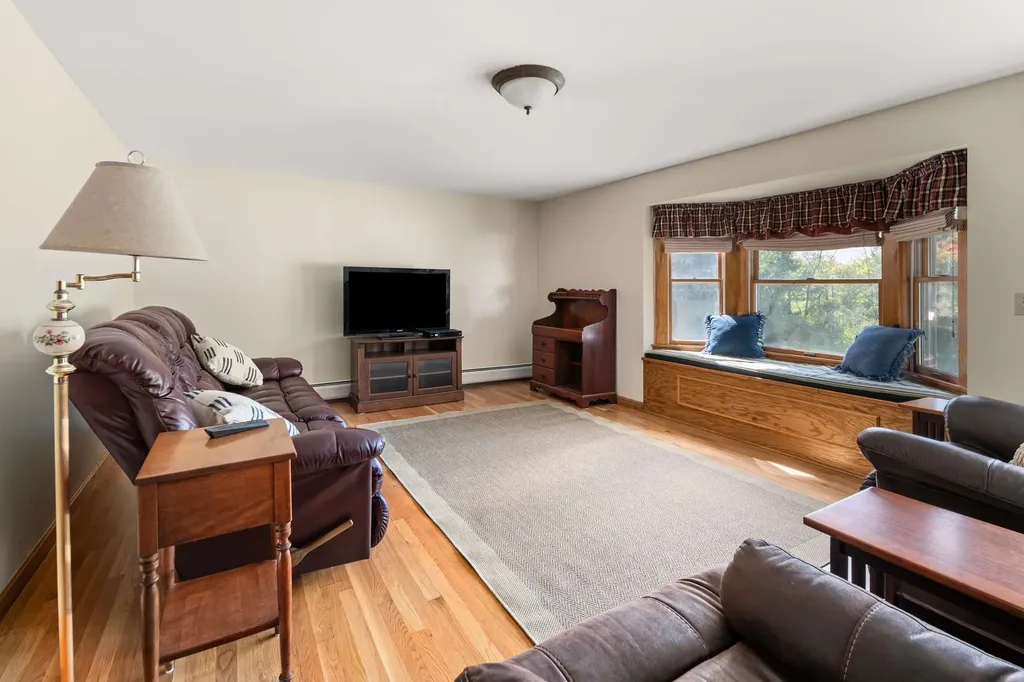 235 Hanscom Road Eliot ME 03903