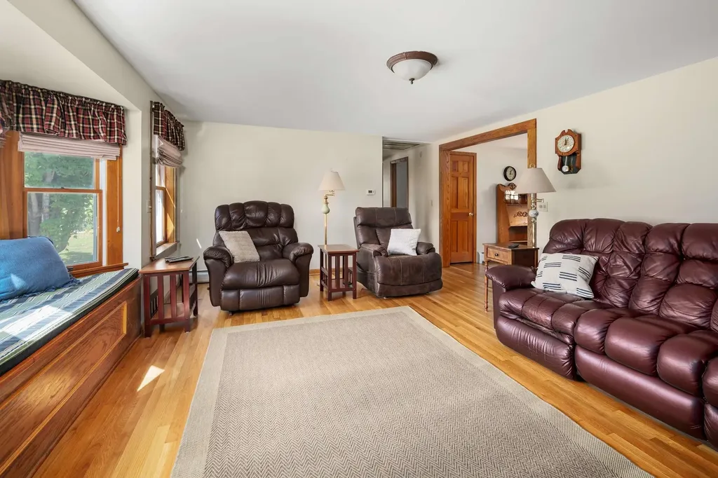 235 Hanscom Road Eliot ME 03903