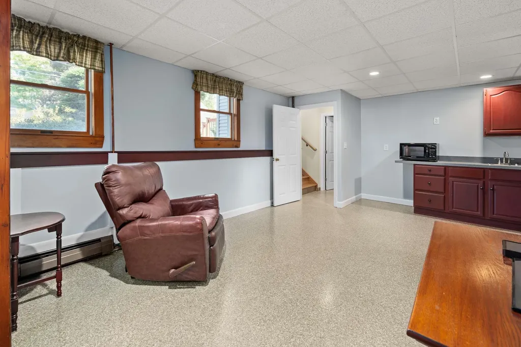 235 Hanscom Road Eliot ME 03903