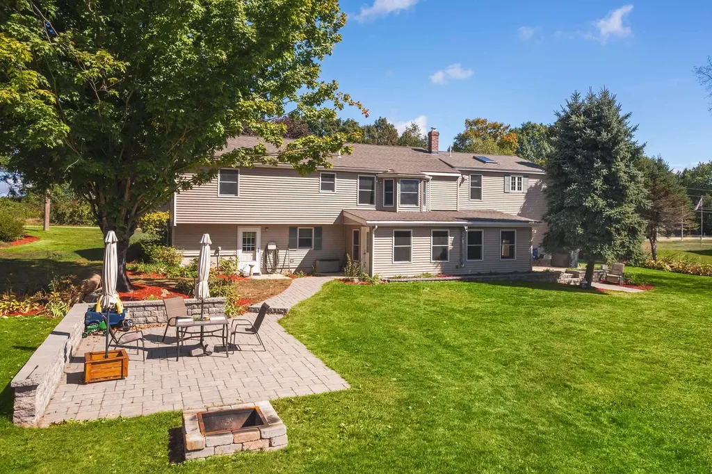 235 Hanscom Road Eliot ME 03903