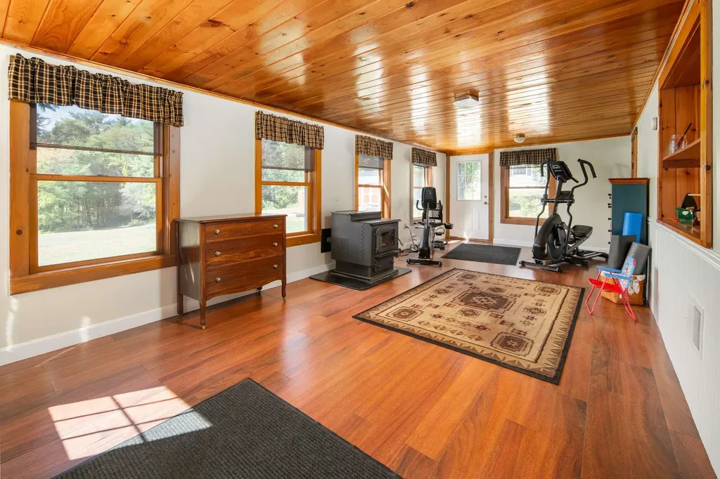 235 Hanscom Road Eliot ME 03903