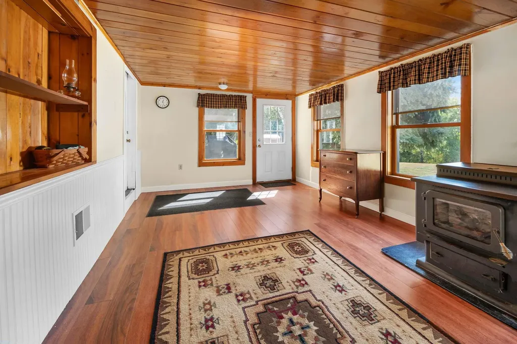 235 Hanscom Road Eliot ME 03903