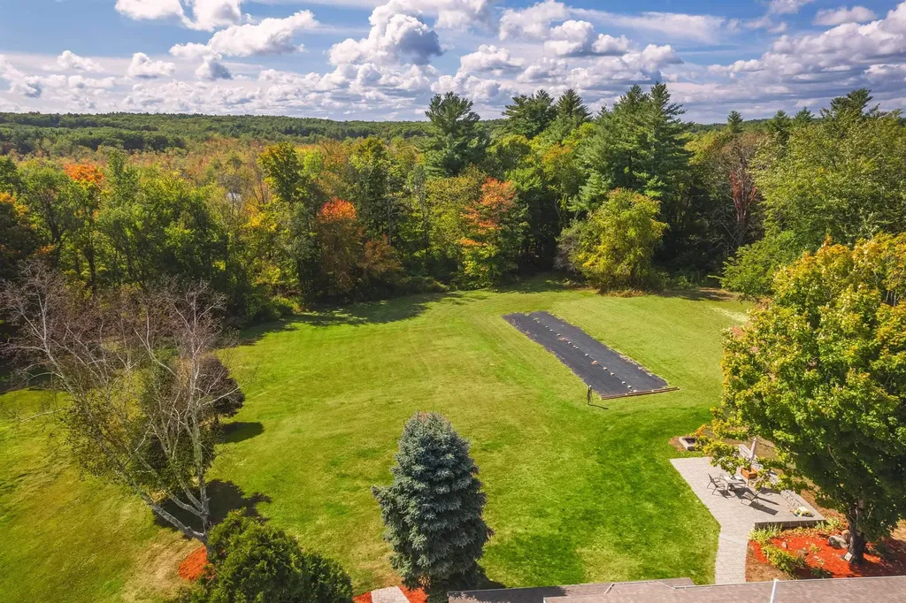 235 Hanscom Road Eliot ME 03903