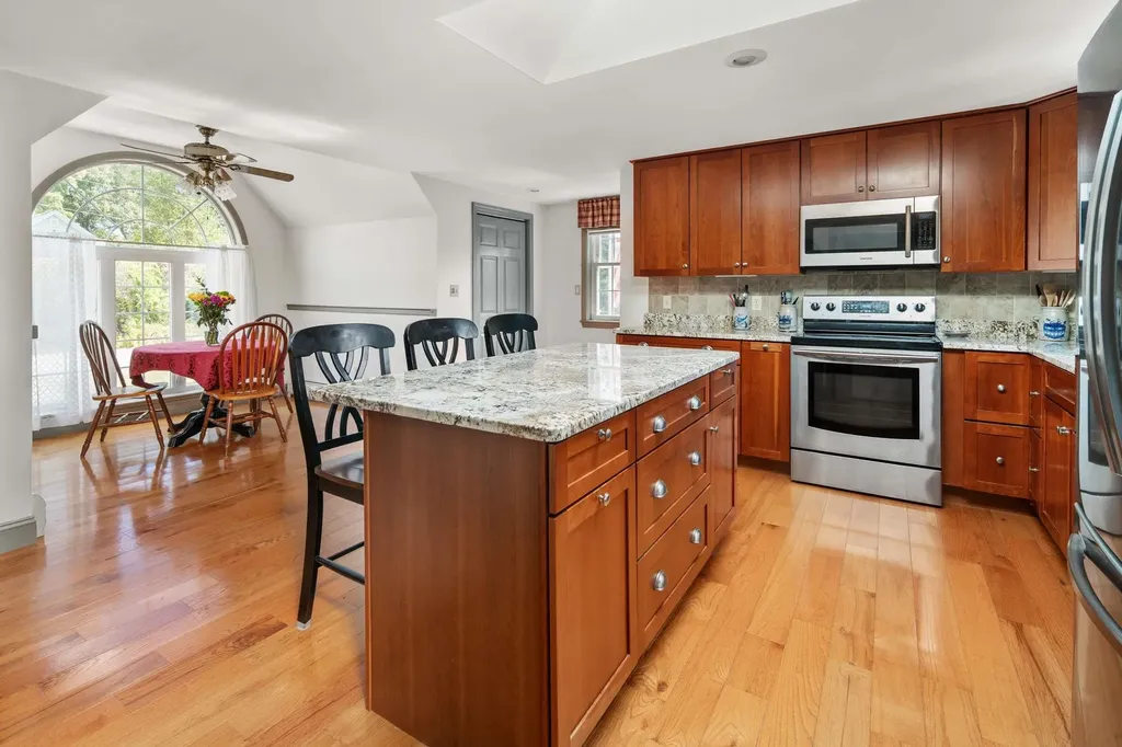 235 Hanscom Road Eliot ME 03903