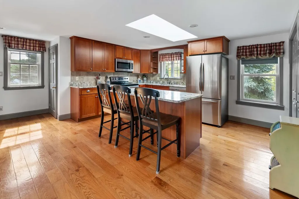 235 Hanscom Road Eliot ME 03903