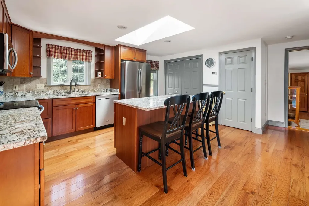 235 Hanscom Road Eliot ME 03903