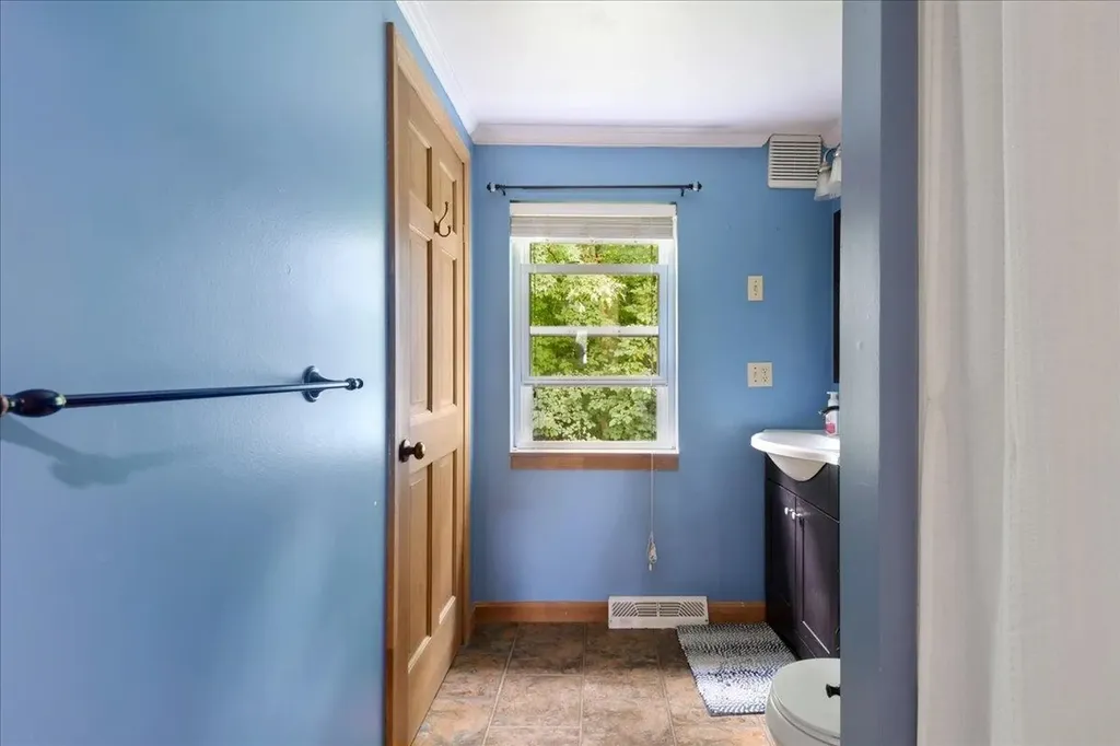 18 Valade Park Burlington VT 05408