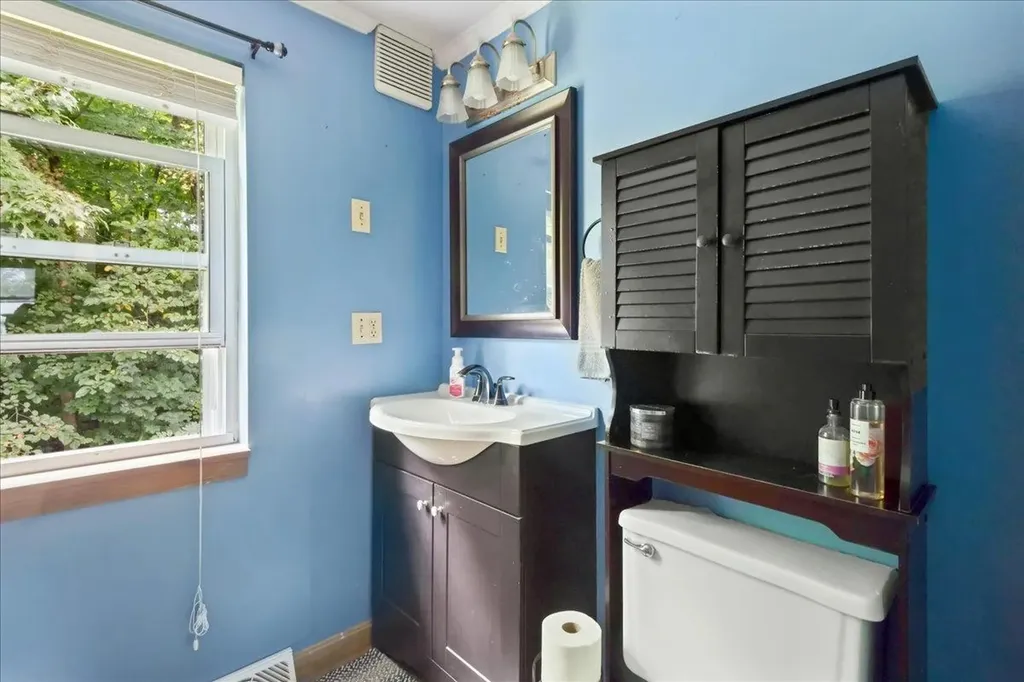 18 Valade Park Burlington VT 05408