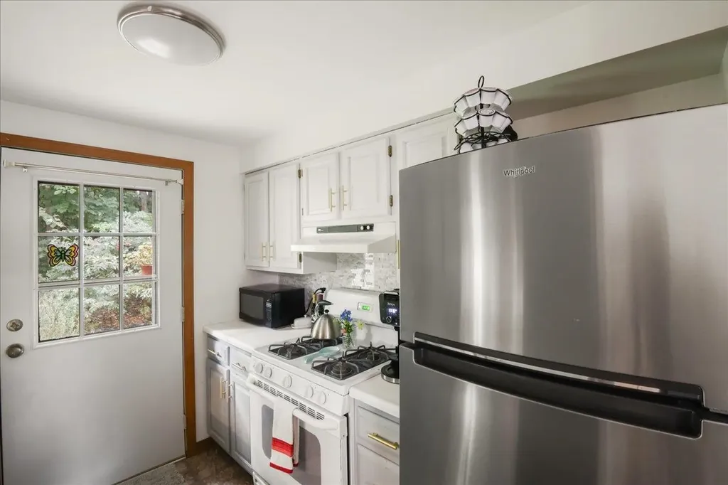 18 Valade Park Burlington VT 05408