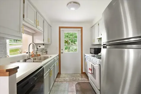 18 Valade Park Burlington VT 05408