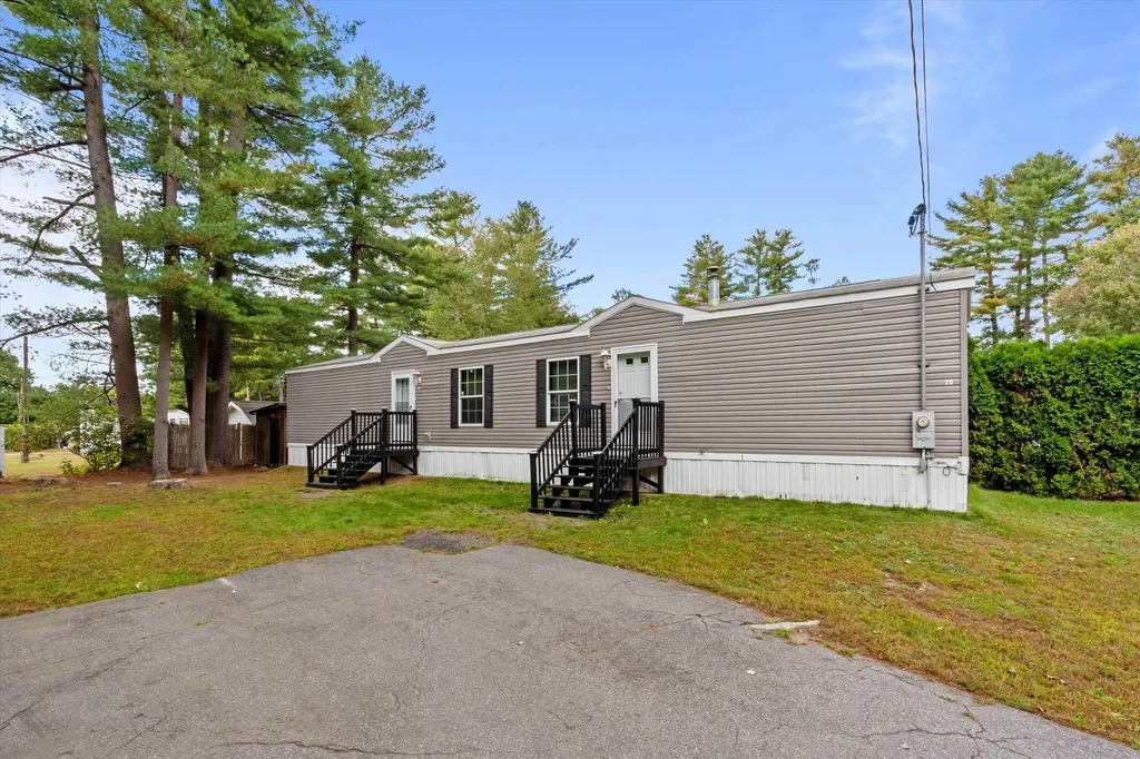 20 Spruce Terrace Derry NH 03038