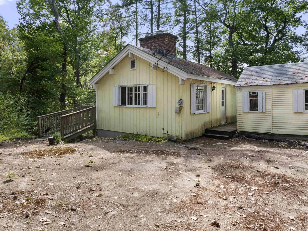 520 Leighton N Avenue Laconia NH 03246
