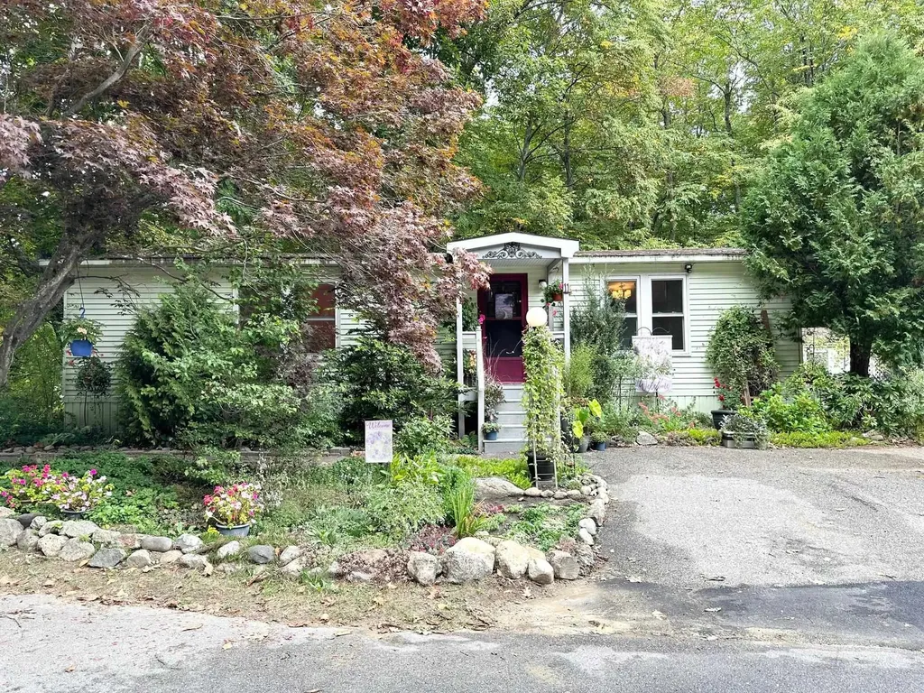 11 Spoke Street Danville NH 03819