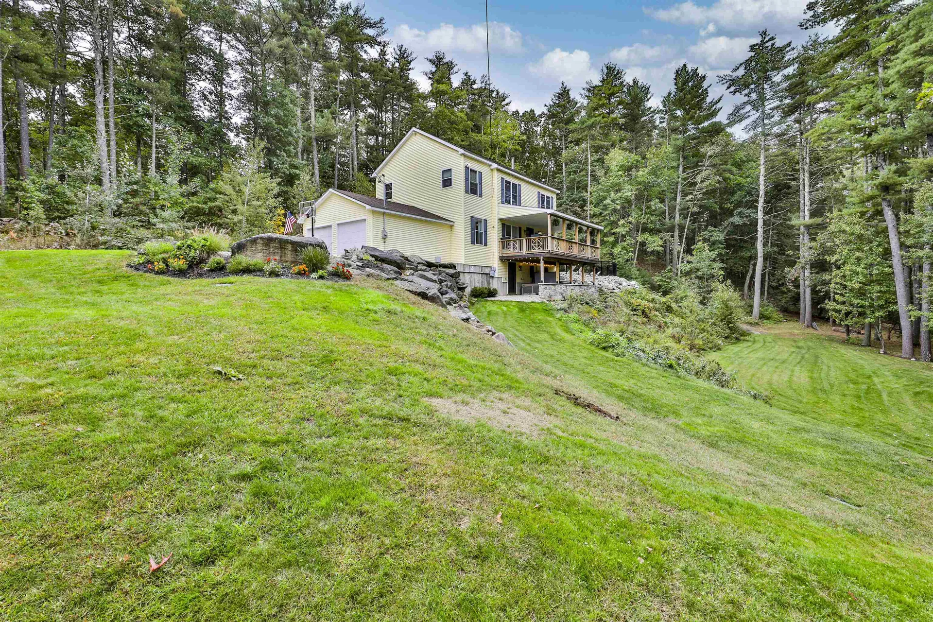 18 Moeckel Road Pelham NH 03076