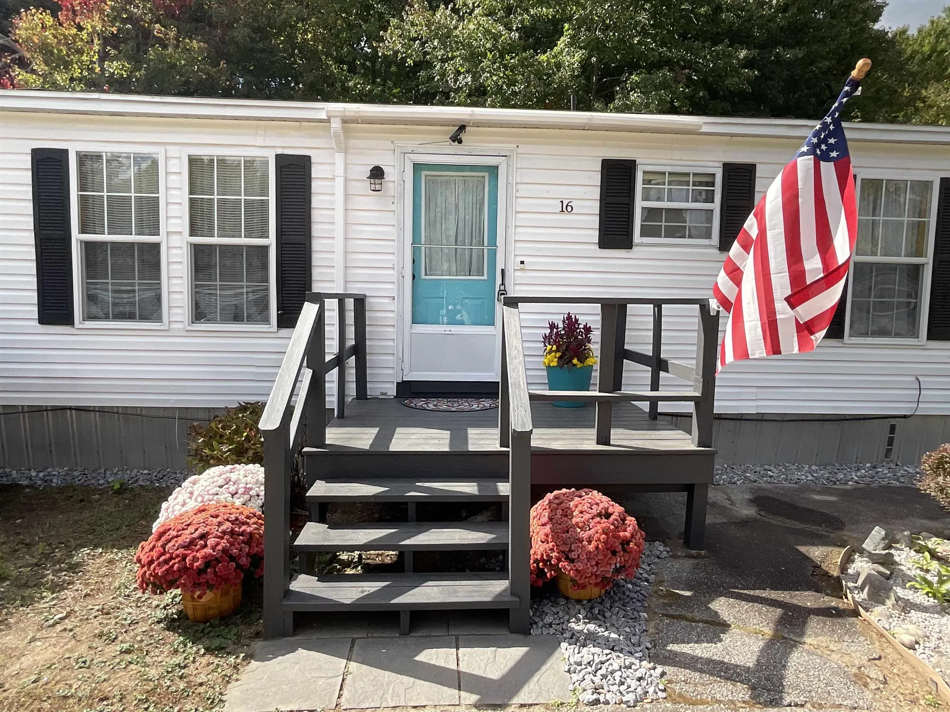 16 Agent Road Raymond NH 03077