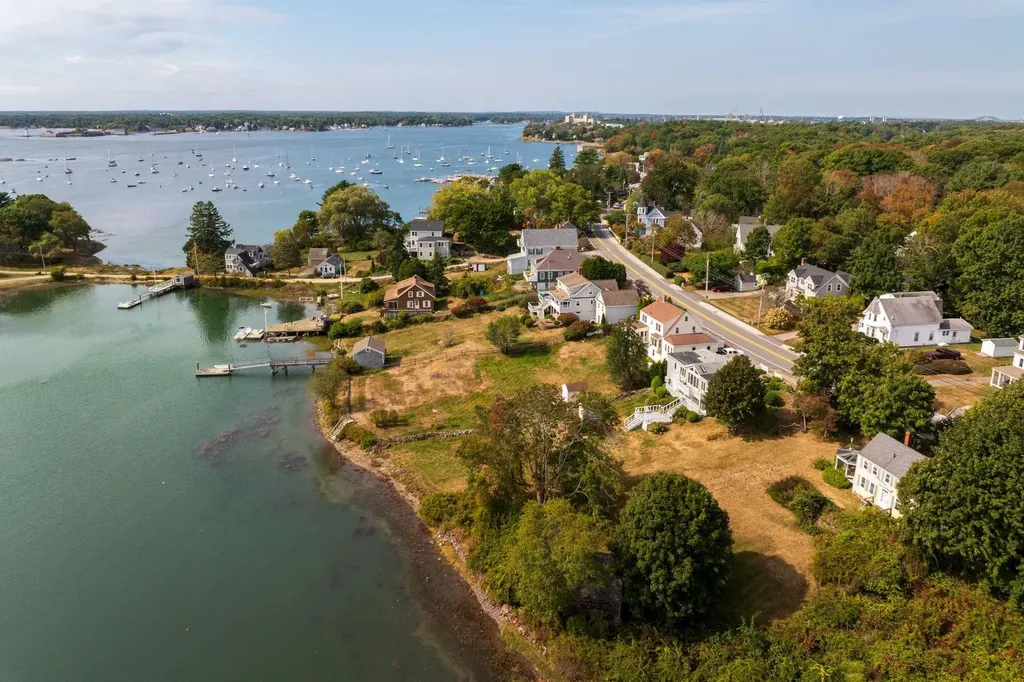 134 Pepperrell Road Kittery ME 03905