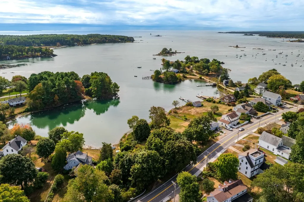 134 Pepperrell Road Kittery ME 03905