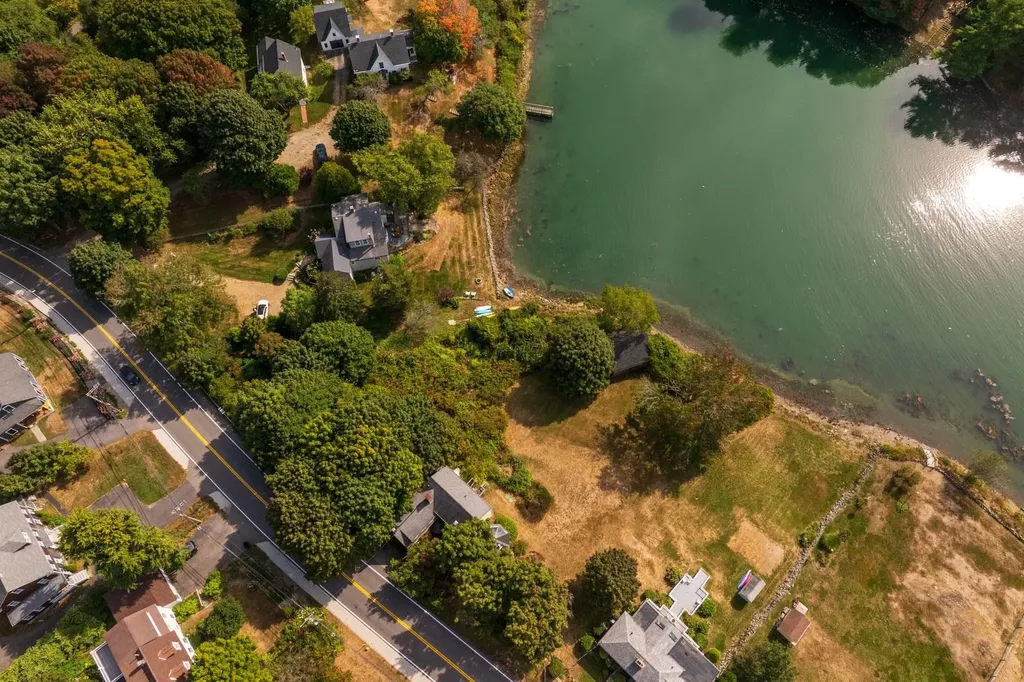 134 Pepperrell Road Kittery ME 03905