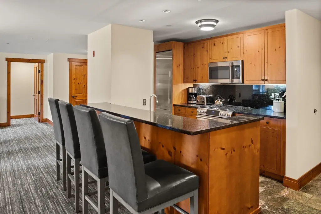 7412 Mountain Road Stowe VT 05672