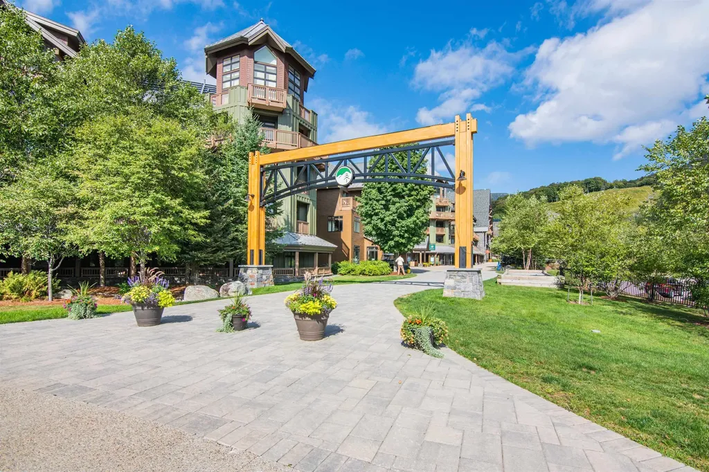 7412 Mountain Road Stowe VT 05672