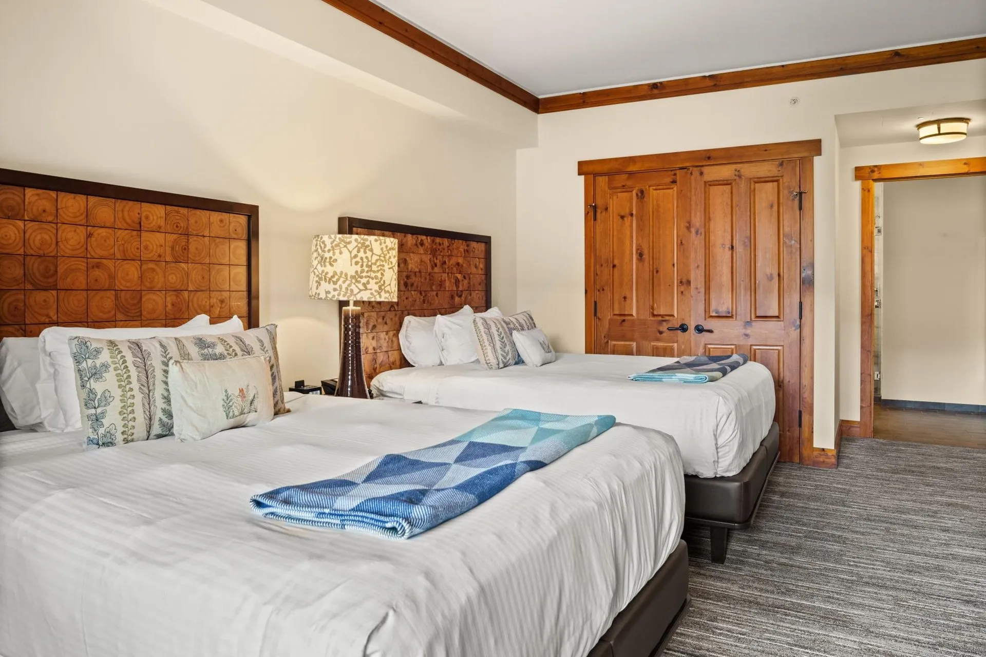 7412 Mountain Road Stowe VT 05672