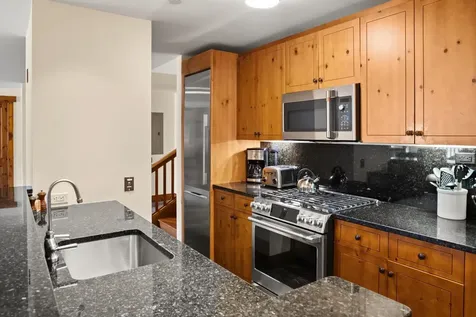 7412 Mountain Road Stowe VT 05672