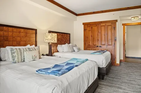 7412 Mountain Road Stowe VT 05672