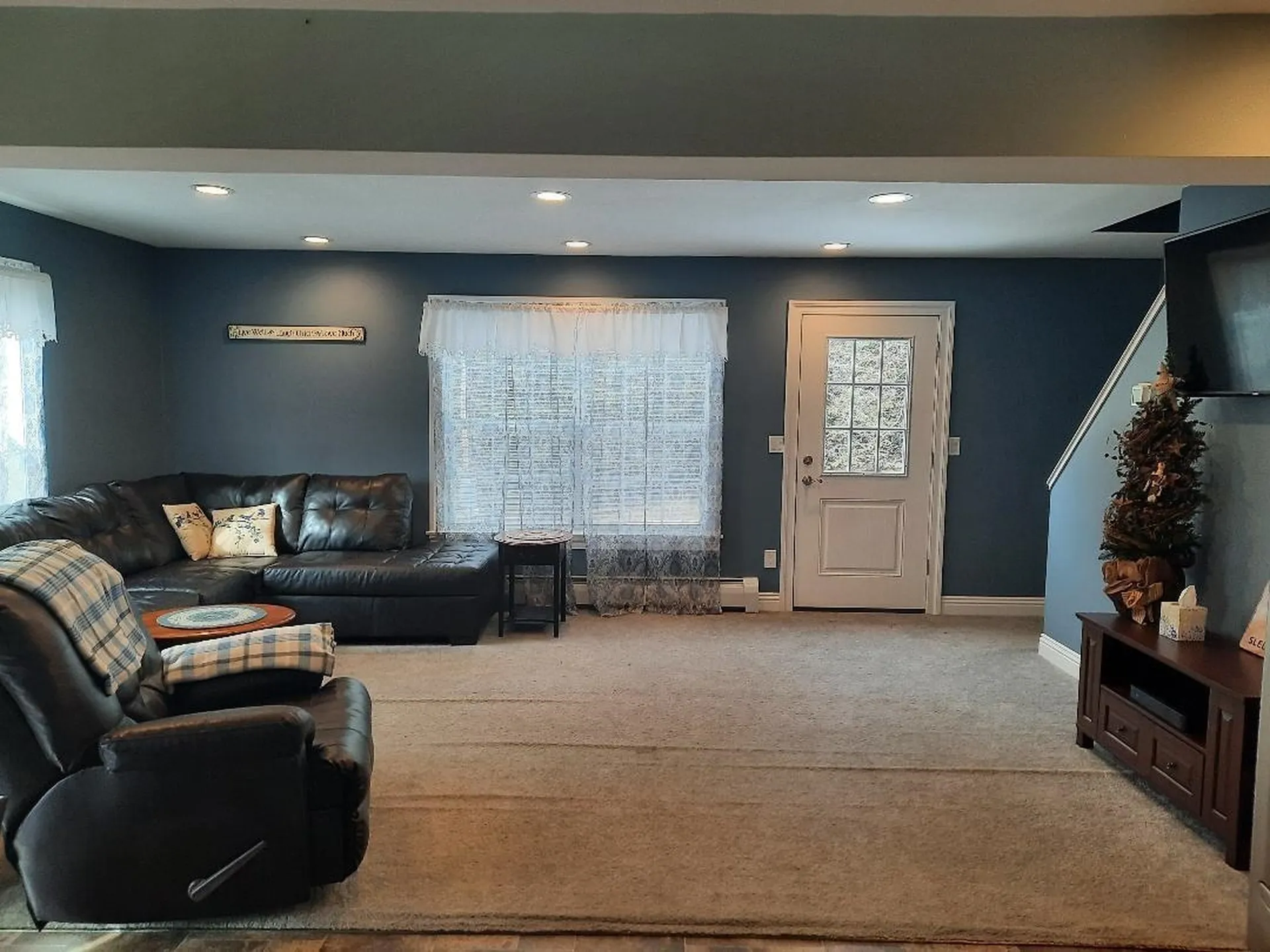 8 Fox Run Pittsburg NH 03592