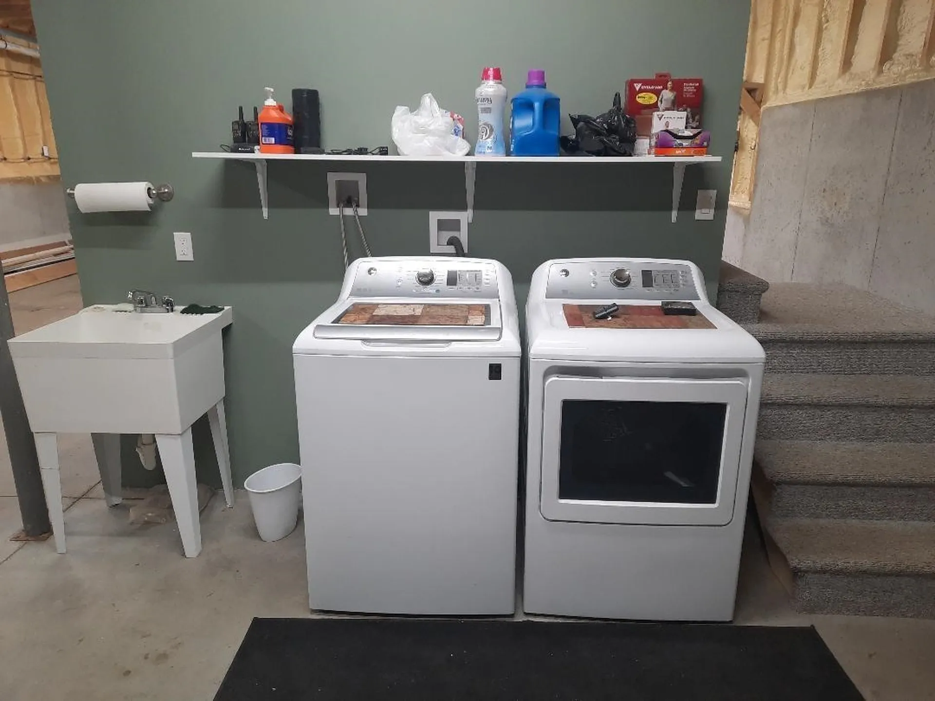 8 Fox Run Pittsburg NH 03592